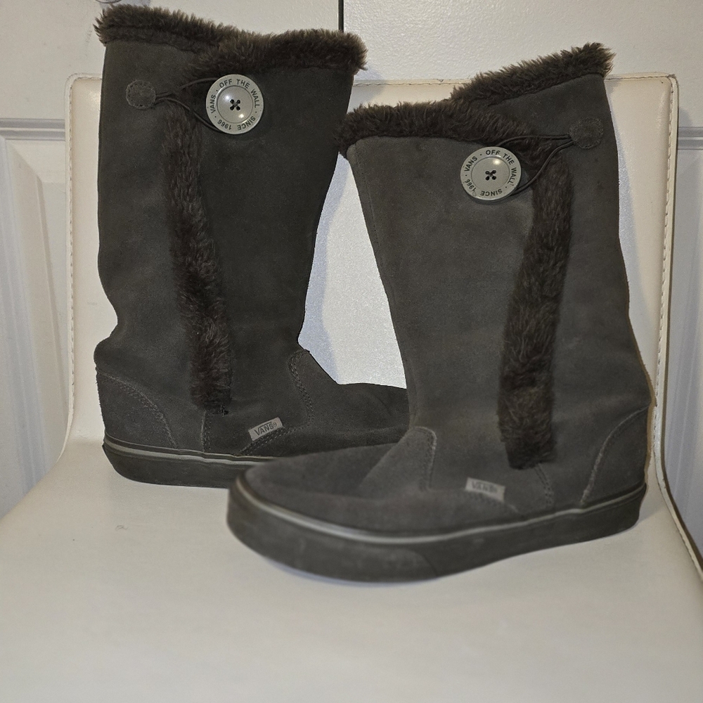 Vans Women's Gray Suede Boots